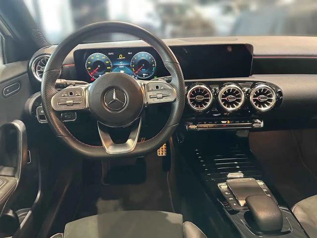 Mercedes-Benz A 250 A 250 e AMG Line