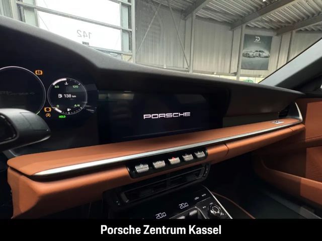 Porsche 992 4 Coupé Targa