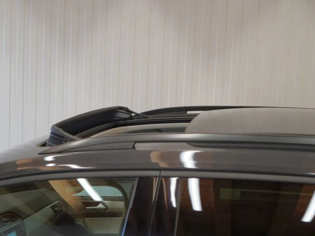 Volkswagen Touran 1.5 TSI DSG