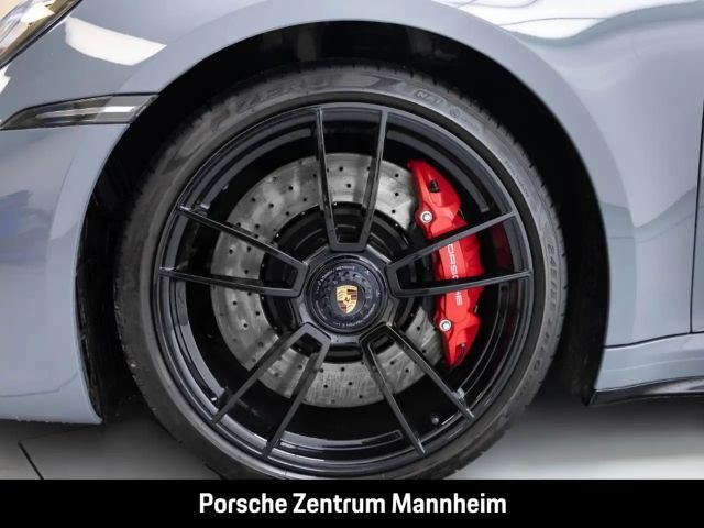 Porsche 992 4 Coupé GTS Targa