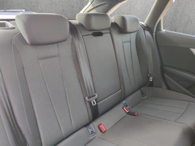 Audi A4 40 TFSI Avant S-Tronic