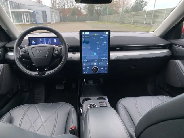 Ford Mustang Mach-E Basis Navi digitales Cockpit LED ACC Mehrzonenklim