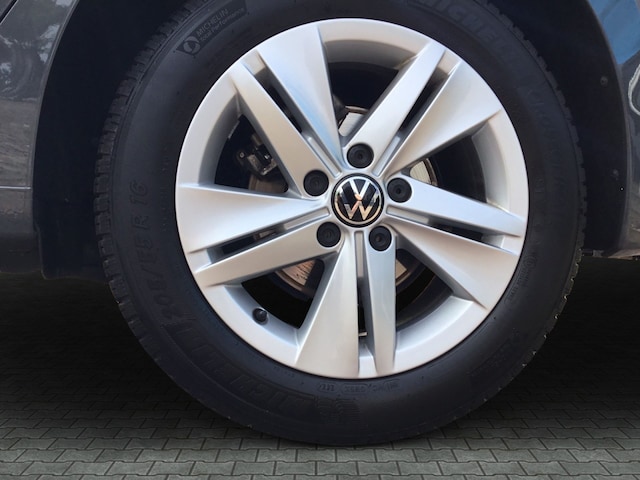 Volkswagen Golf 1.5 eTSI Golf VIII Life