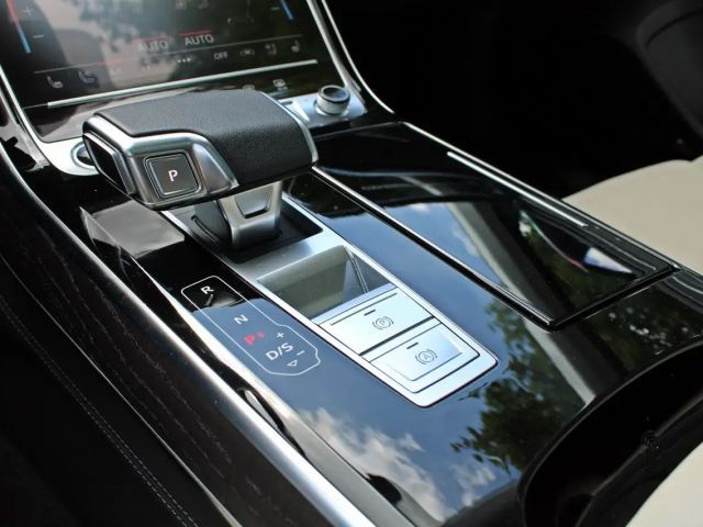 Audi A8 Quattro S-Line