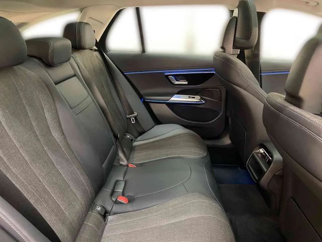 Mercedes-Benz E 200 AVANTGARDE Estate