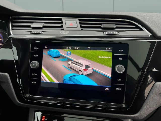 Volkswagen Touran 1.5 TSI Highline R-Line