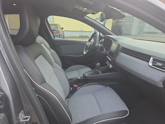 Renault Clio E-Tech Hybrid Techno