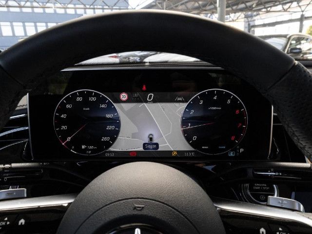 Mercedes-Benz E 200 4MATIC Sedan