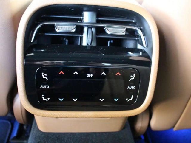 Mercedes-Benz E 200 AMG Line Sedan