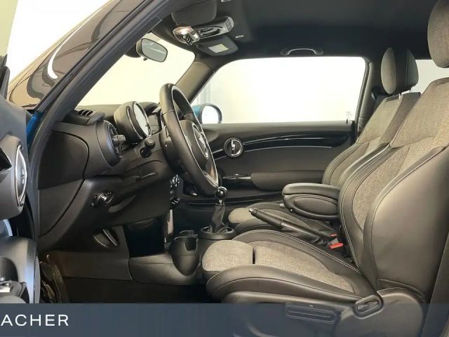 MINI One One Classic Trim PDC SHZ LED DAB KomftZ 16"LM