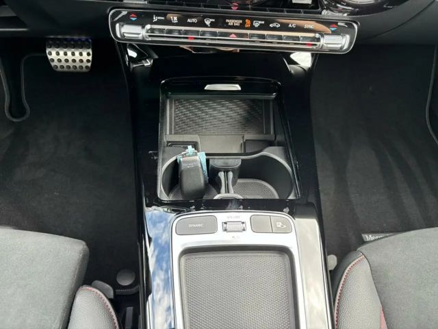 Mercedes-Benz CLA 200 AMG Line