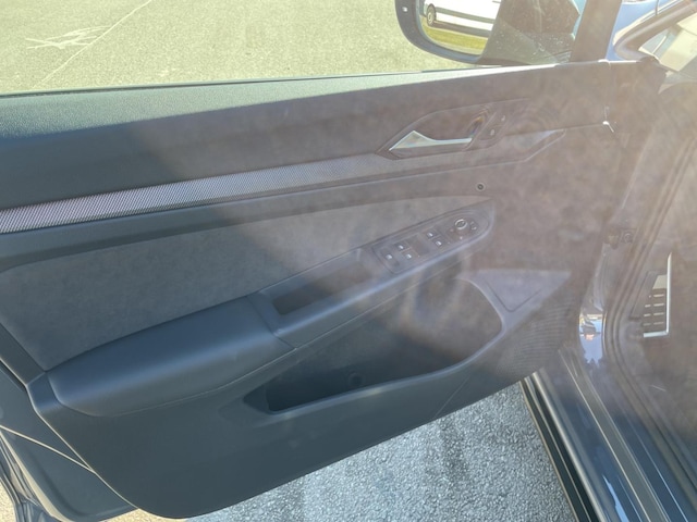 Volkswagen Golf 1.5 eTSI R-Line