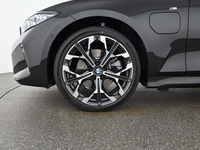 BMW 330 330e M-Sport xDrive