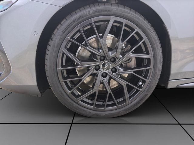 Audi A6 Avant Quattro S-Tronic