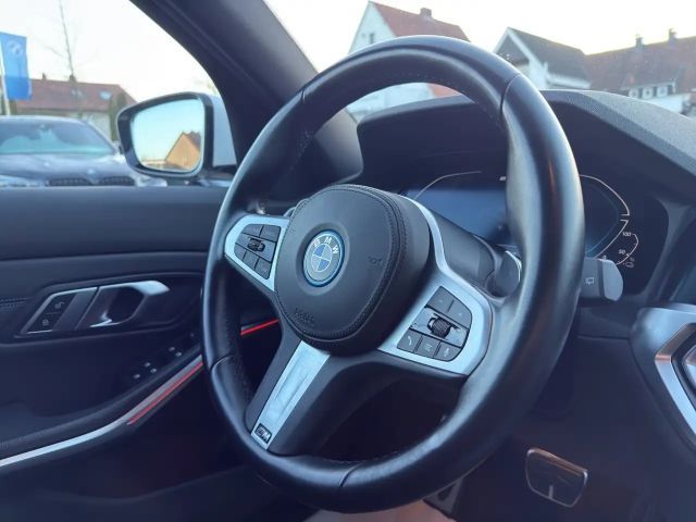 BMW 320 320e M-Sport Touring