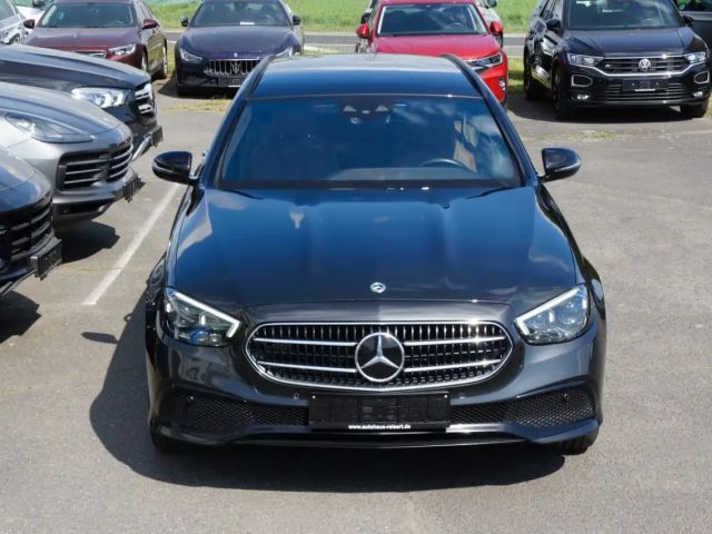 Mercedes-Benz E 300 AVANTGARDE E 300 de
