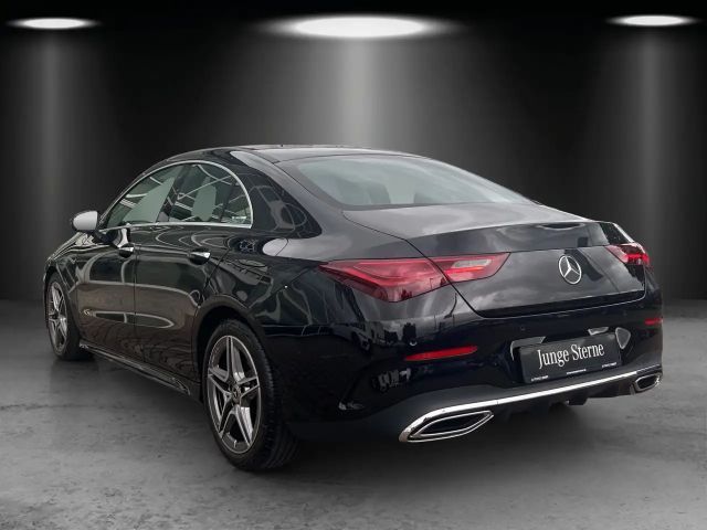 Mercedes-Benz CLA 200 AMG Line CLA 200 d Coupé
