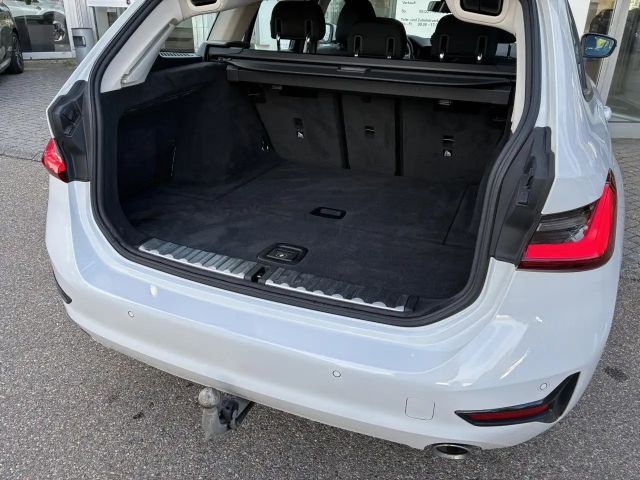 BMW 330 330i Touring xDrive