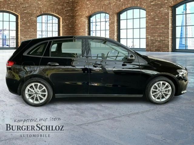 Mercedes-Benz B 250 B 250 e Sedan