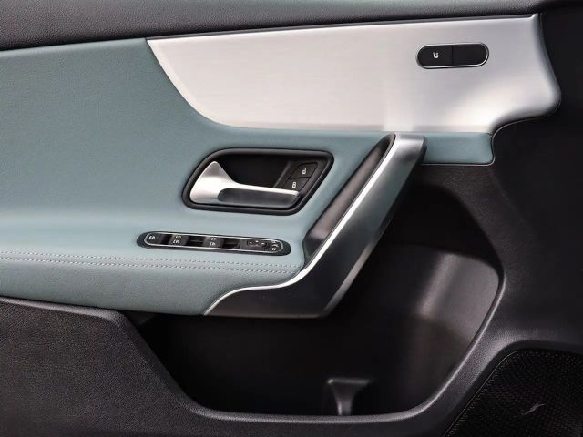 Mercedes-Benz A 220 A 220 d AMG Line Premium