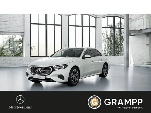 Mercedes-Benz E 200 AVANTGARDE Sedan