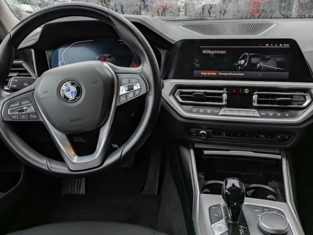 BMW 320 320d Advantage pakket Sedan xDrive