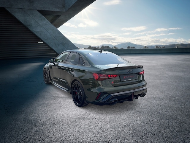 Audi RS3 Quattro S-Tronic Sedan