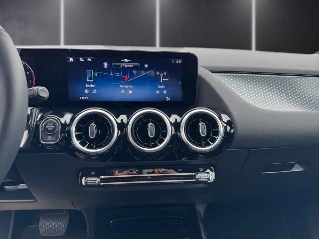 Mercedes-Benz B 200 Progressive Sedan