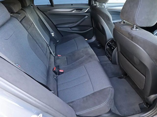 BMW 530 530e M-Sport Touring xDrive