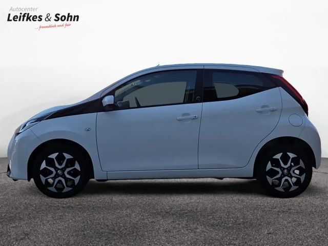 Toyota Aygo X Play Team D