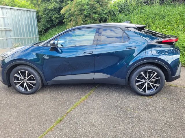 Toyota C-HR Hybride Team D