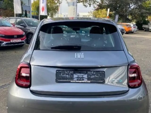 Fiat 500e 3+1, 42KWh, ab 399,- Euro monatlich*