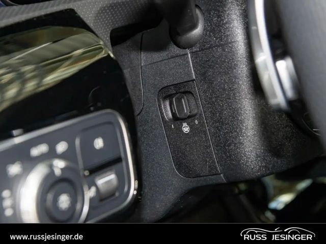 Mercedes-Benz A 220 4MATIC AMG Line