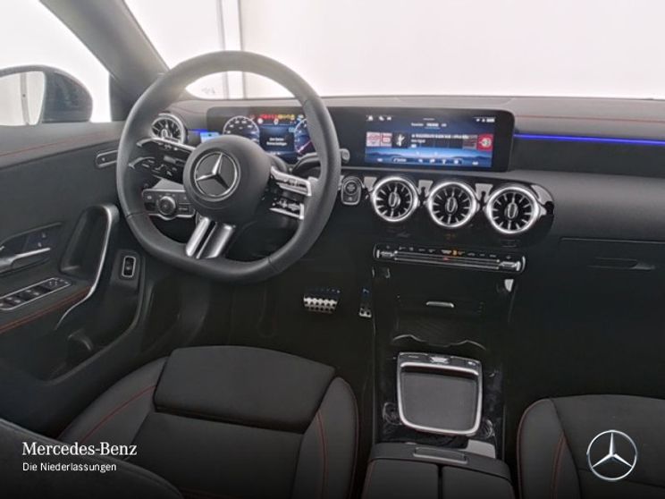 Mercedes-Benz CLA 200 AMG Line Coupé