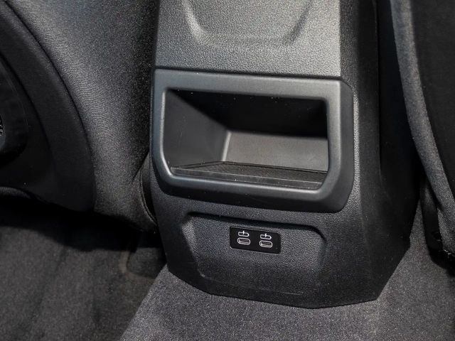 BMW 118 118i 5-deurs Sedan