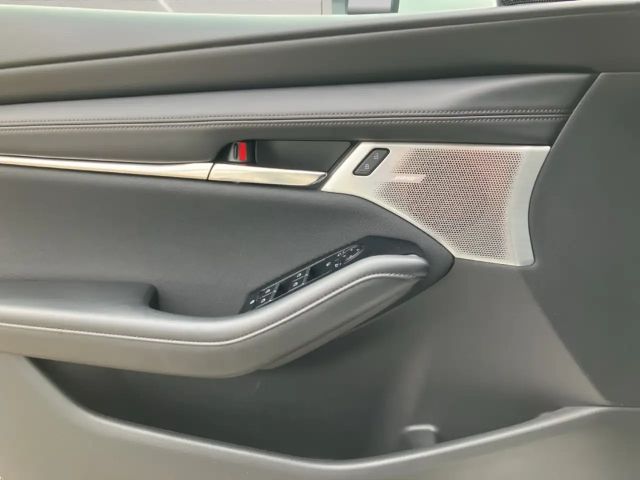 Mazda 3 Exclusive-line