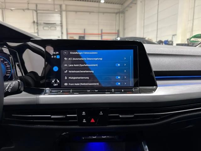 Volkswagen Golf 2.0 TDI DSG Style Variant