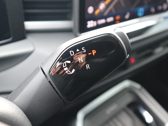 Volkswagen T-Roc 1.5 eTSI DSG R-Line