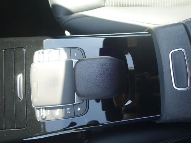 Mercedes-Benz CLA 180 CLA 180 d