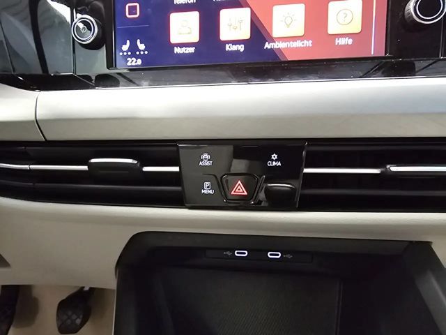 Volkswagen Golf Life Variant