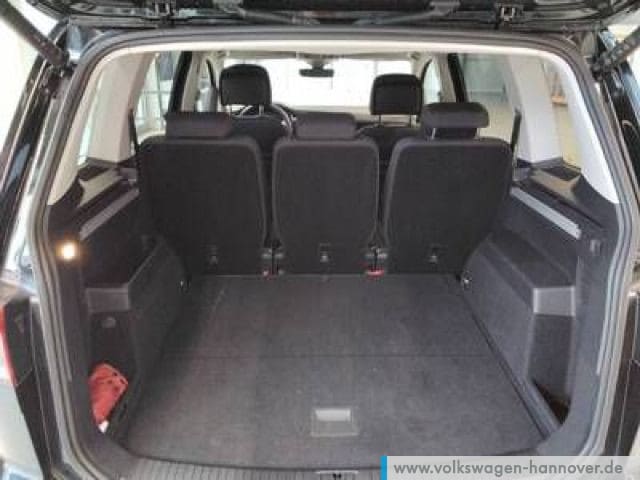 Volkswagen Touran 1.5 TSI DSG R-Line