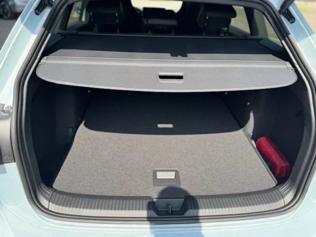 Volkswagen Golf 1.5 eTSI DSG R-Line Variant