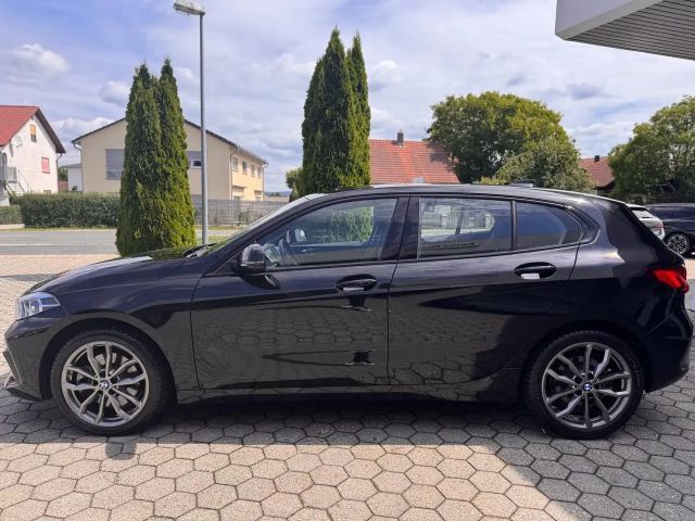 BMW 120 120i Sedan Sport Line