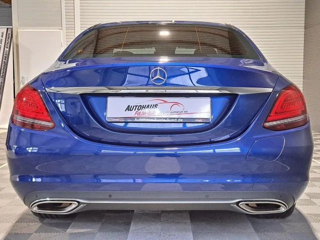 Mercedes-Benz C 300 C 300 e Sedan