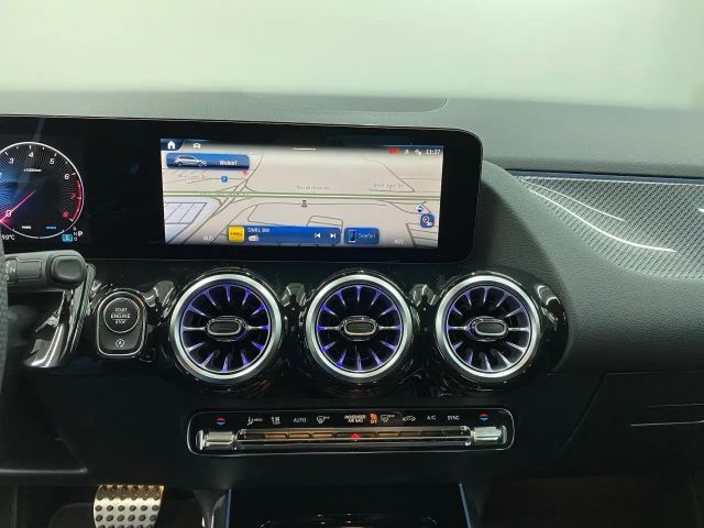 Mercedes-Benz B 200 AMG Line Sedan