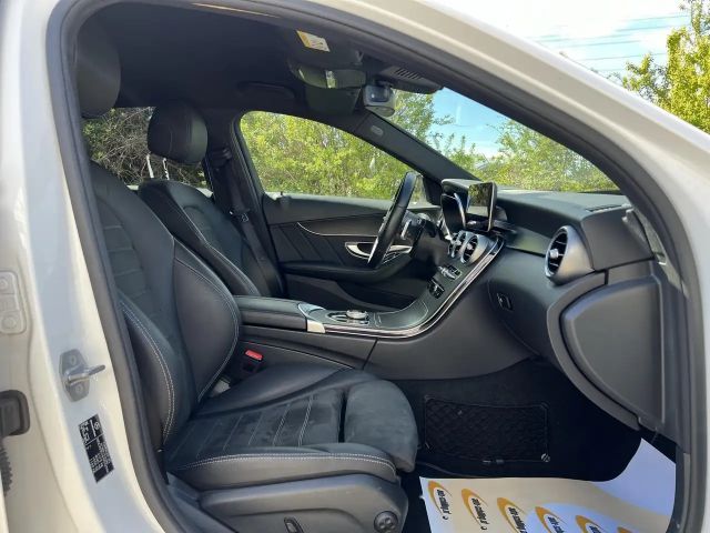 Mercedes-Benz C 200 4MATIC AMG Line Sedan