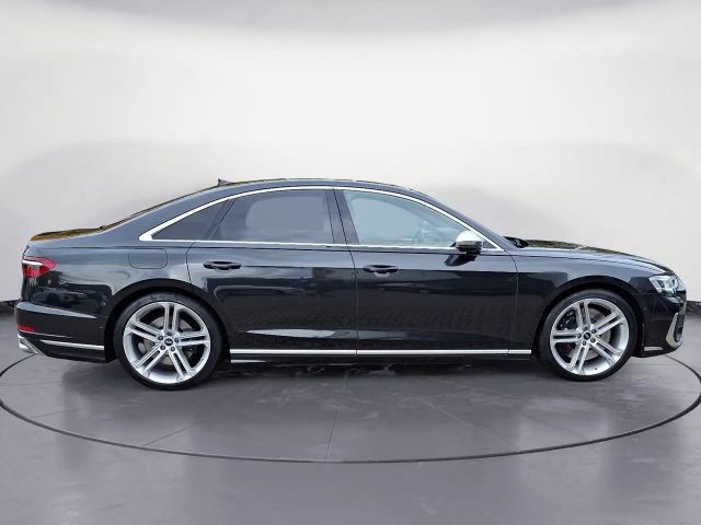 Audi S8 Quattro