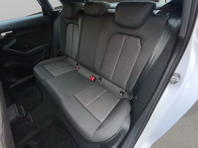 Audi A3 30 TFSI Sedan