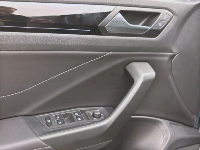 Volkswagen T-Roc 1.5 TSI DSG R-Line