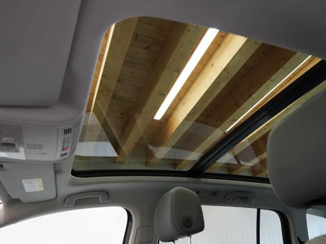 Volkswagen Touran 1.5 TSI DSG